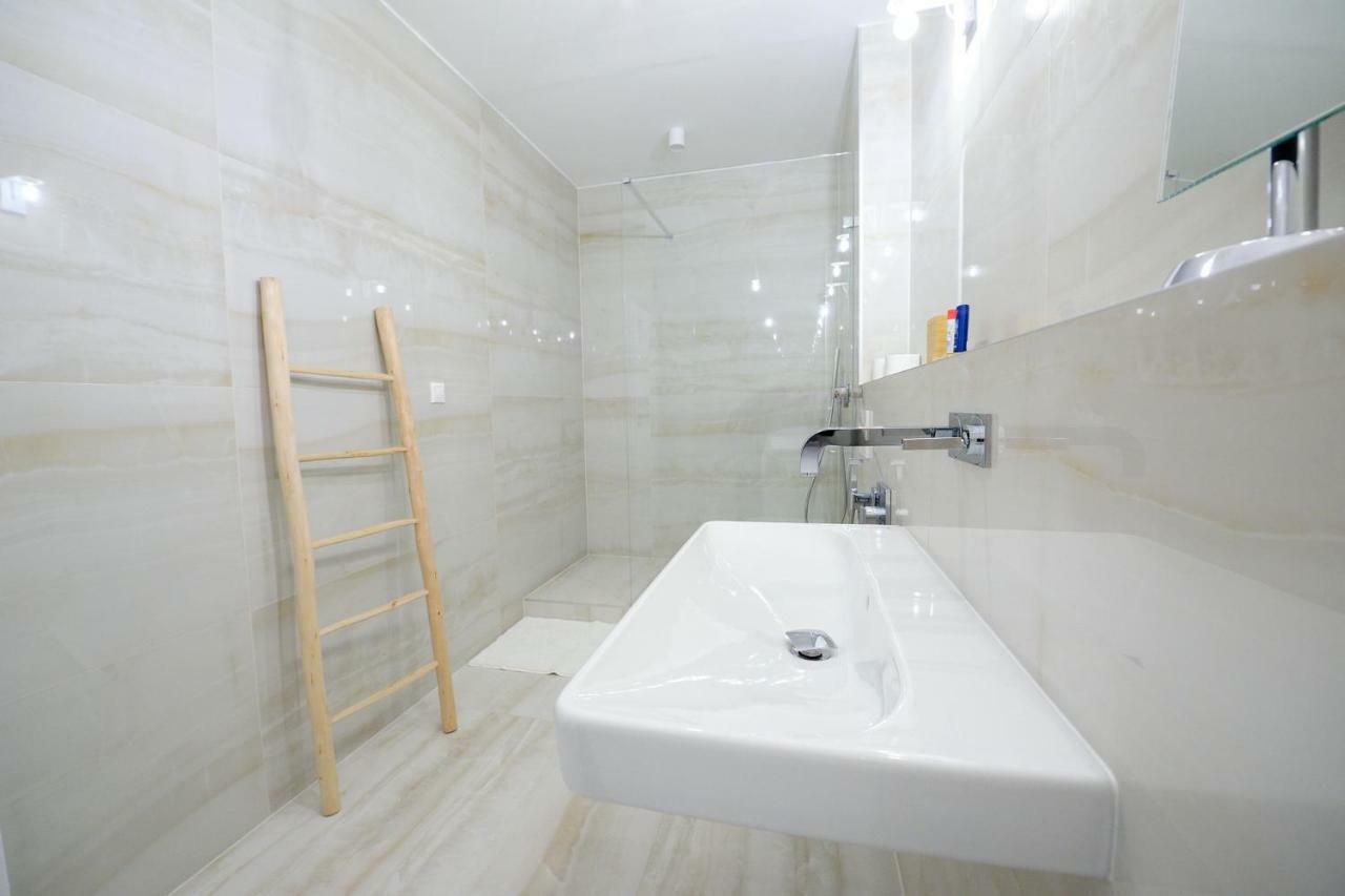 Center Aupark Apartment Piest'any Exterior photo